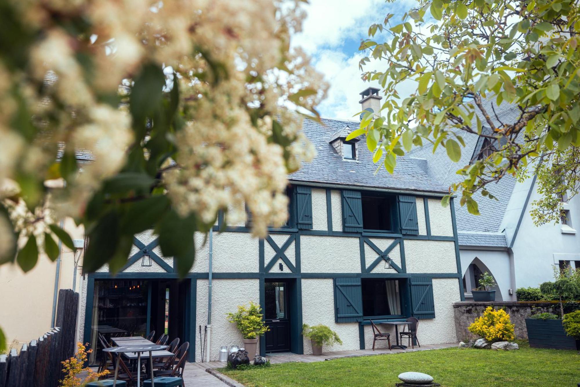 La Sainthilarienne Bed & Breakfast Exterior photo